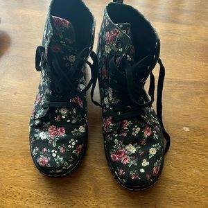 Dr. Marten floral canvas combat boots